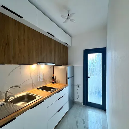 28 * Vlorë